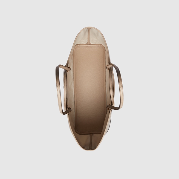 激安グッチバッグコピー着用イメージ